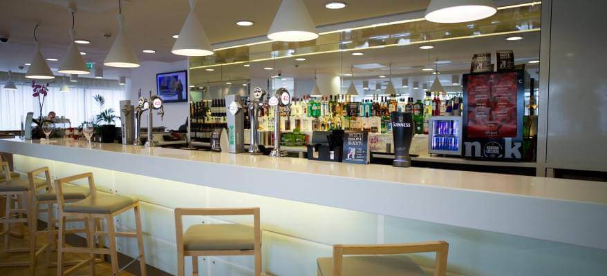 Hampton By Hilton Gatwick Airport Bar