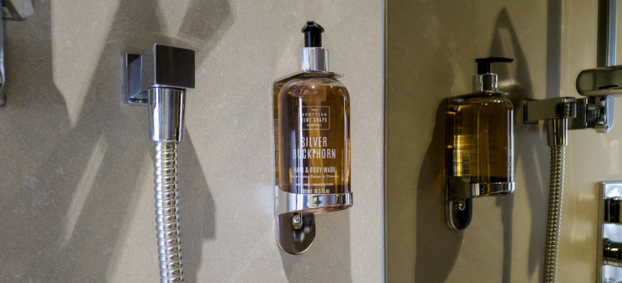 BLOC Hotel Gatwick Airport Shower Shampoo