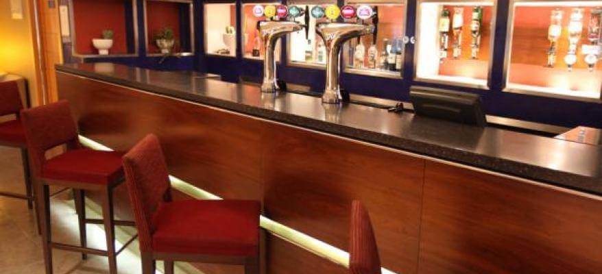 Holiday Inn Express Southampton Airport Bar
