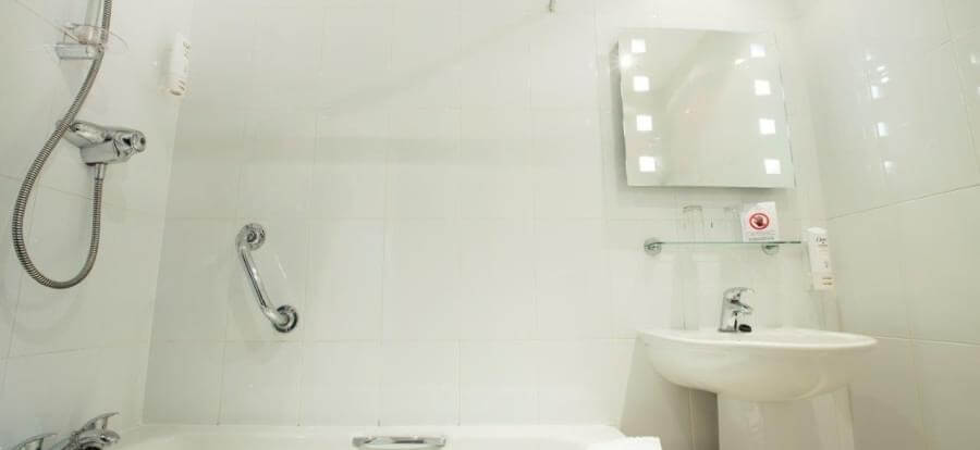 The Normandy Hotel With Hotel Parking Glasgow International Airport Ensuite 2