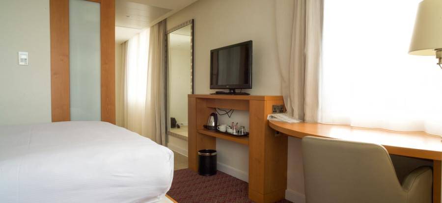 Hampton By Hilton Gatwick Airport Corner DBL