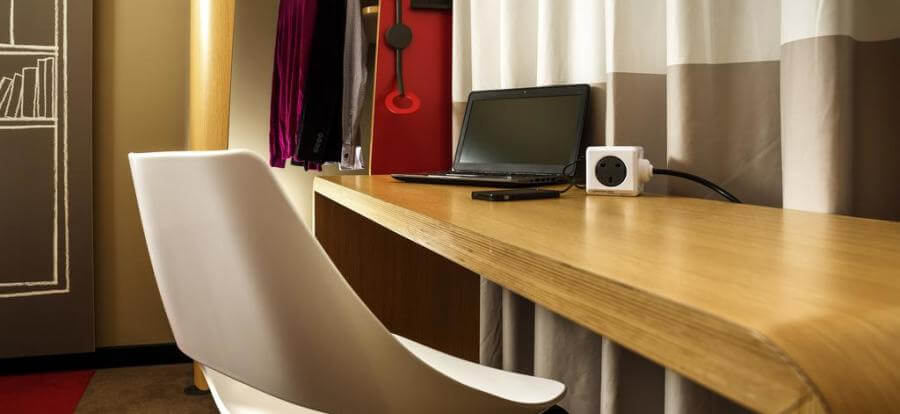 Ibis London Gatwick Desk