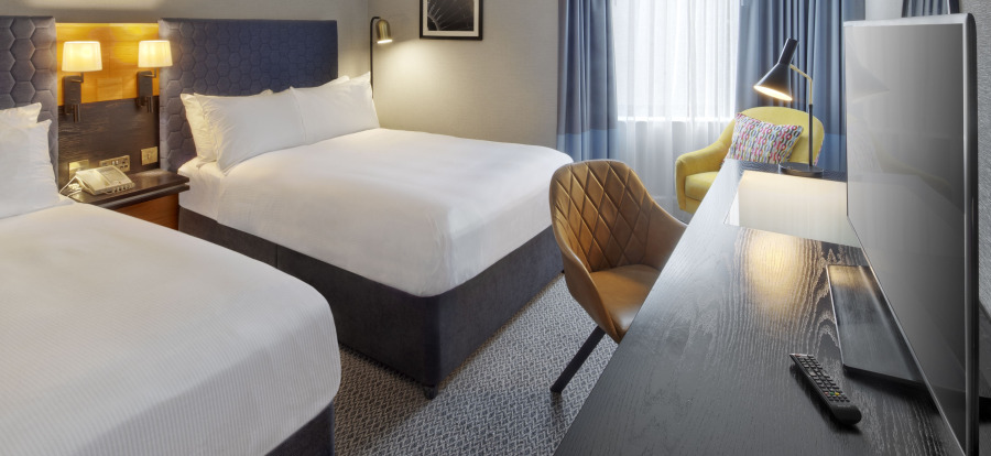 Doubletree By Hilton Manchester Airport DOUBLETREE MANCHESTER AIRPORT Two Double Beds Guest Room2