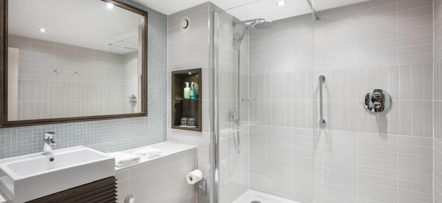 Holiday Inn Holiday Inn Manchester Bathroom 2