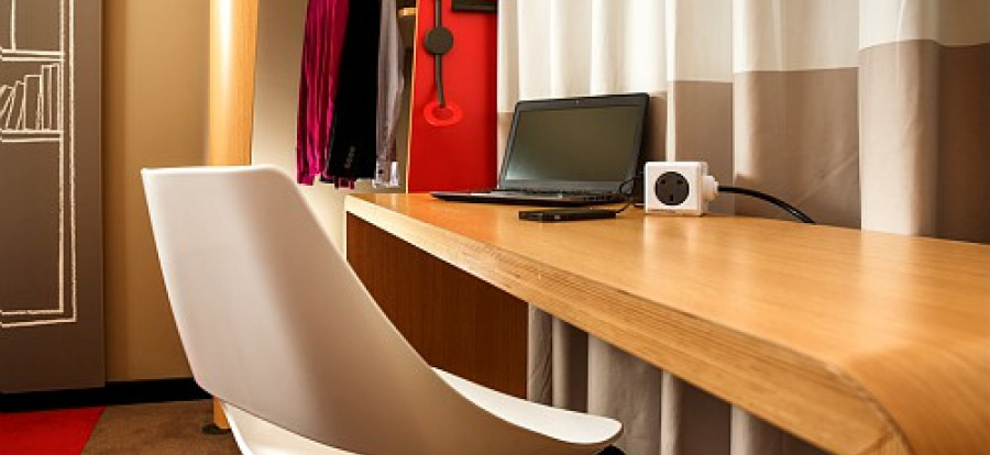 Ibis Birmingham Airport Ibis DESK