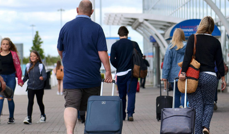 Liverpool John Lennon Airport Liverpool Airport Crowds Walking Outside