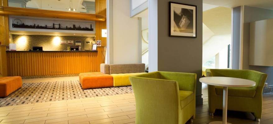 Airport Inn Gatwick Airport Reception Lounge Area