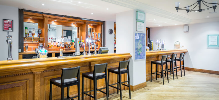 Holiday Inn Glasgow International Airport Bar