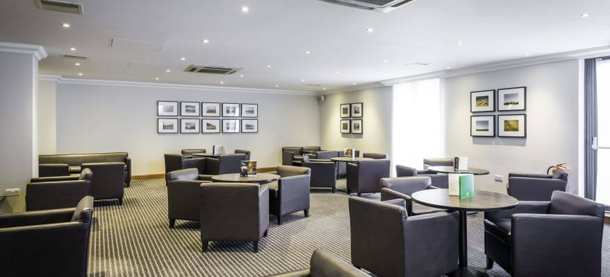 Holiday Inn Glasgow International Airport Lounge