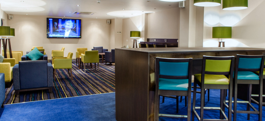Holiday Inn Express Manchester Airport Lobby1 Holiday Inn Express Manchester