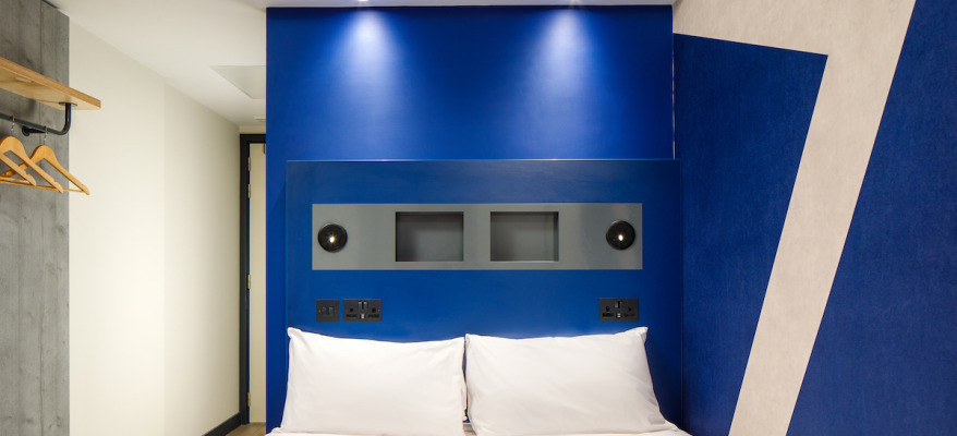 Manchester IBIS Budget RO Manchester Airport Double Room Blue