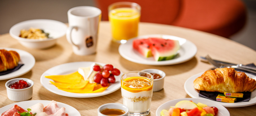 Manchester IBIS Budget & APH Manchester Airport Continental Breakfast(1)