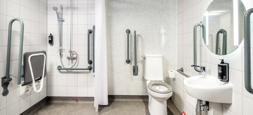 Manchester IBIS Budget & APH Manchester Airport Accessible Bathroom(1)