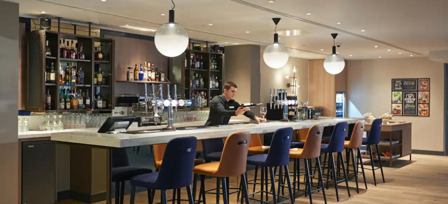 Hyatt Place Heathrow Airport Bar