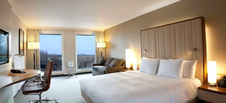 Hilton Terminal 5 538412427