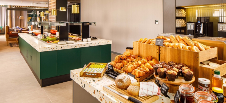 Holiday Inn Manchester Airport 6(2)