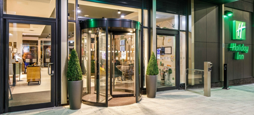 Holiday Inn Manchester Airport 3(2)