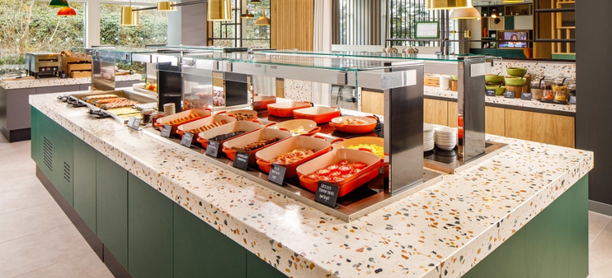 Holiday Inn Manchester Airport 5(2)