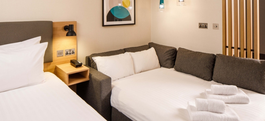 Holiday Inn Manchester Airport 19(3)