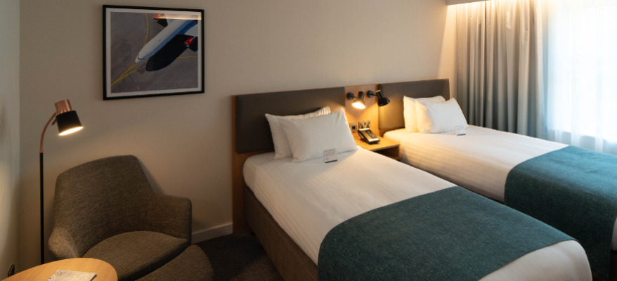 Holiday Inn Bristol Airport 8