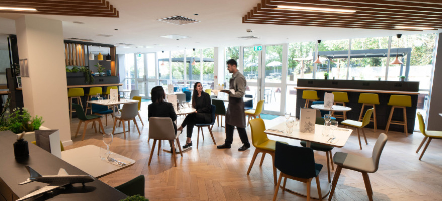 Holiday Inn Bristol Airport 19