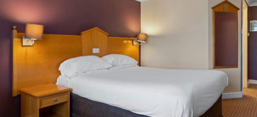 Everglades Hotel Liverpool John Lennon Airport 1(1)