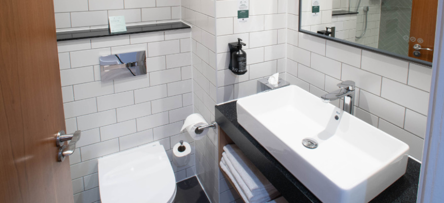 Holiday Inn Bristol Airport 11