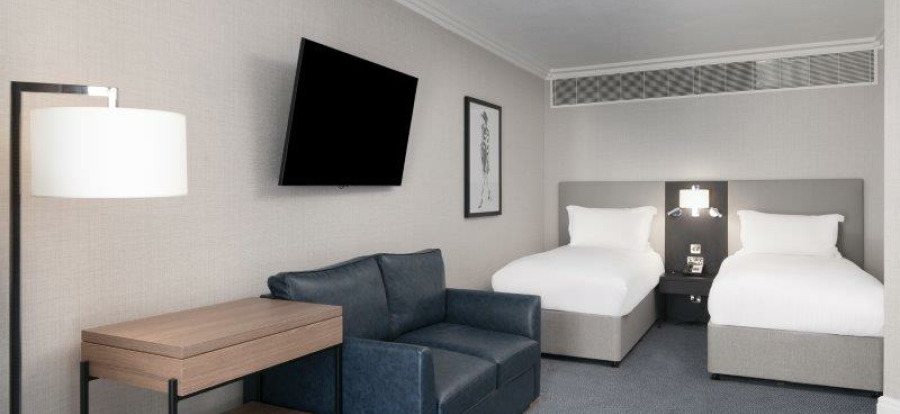Park And Fly Hotels Gatwick Airport www.aph.com