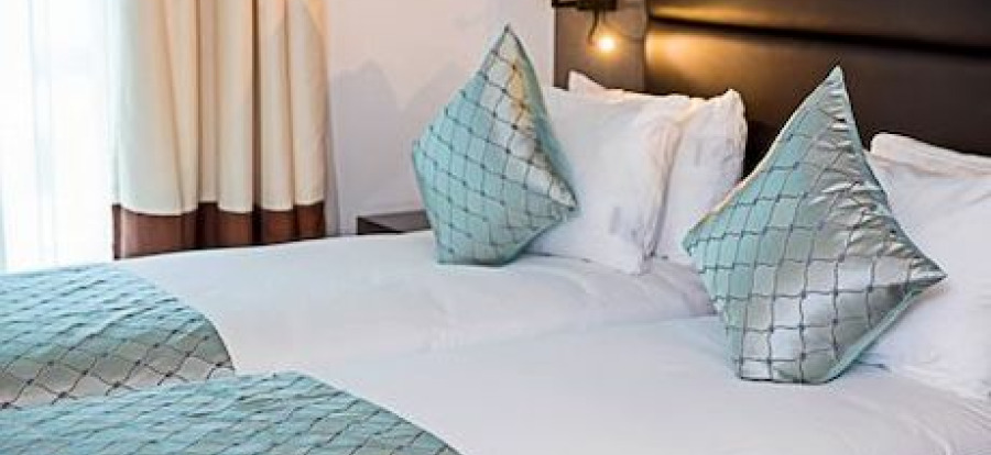 Atrium With Breakfast Heathrow Airport Twin Bed TC