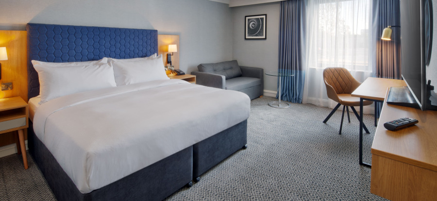 Doubletree by Hilton Manchester Airport Hotel with Car Parking | APH